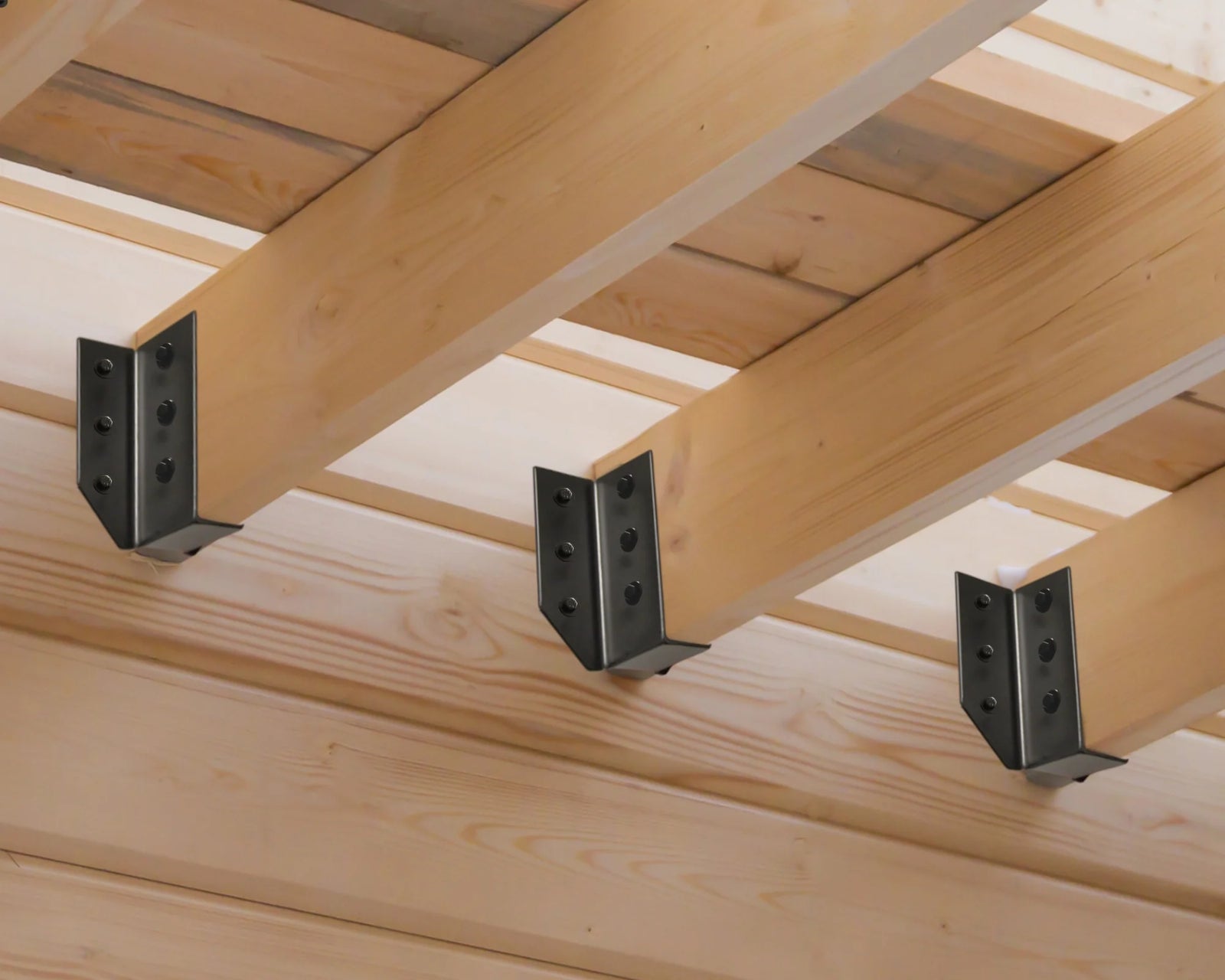 Where and When to Use Brackets on a Timber Frame Building