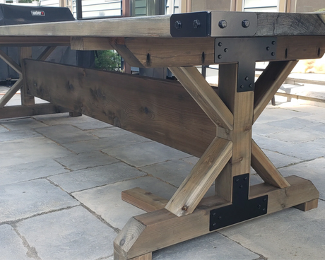 DIY: How to Make an Indoor/Outdoor Dining Table